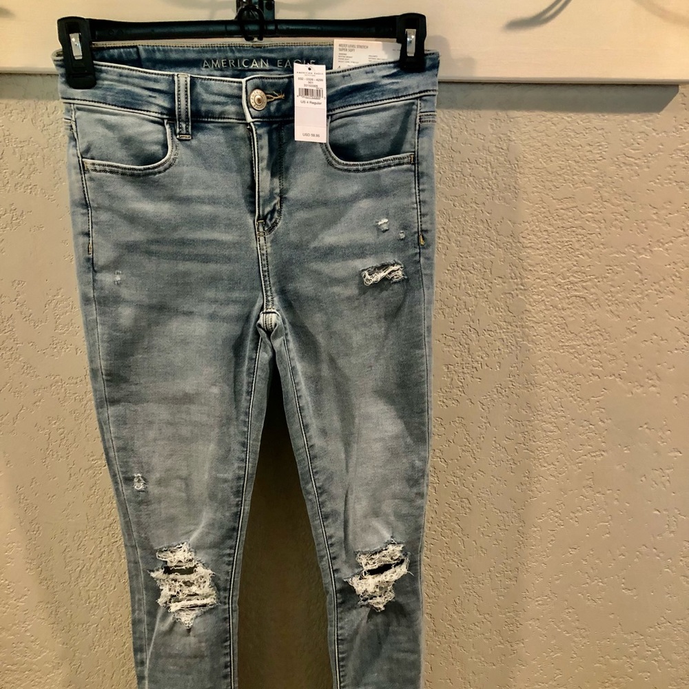 NWT American Eagle Jeans Size 4